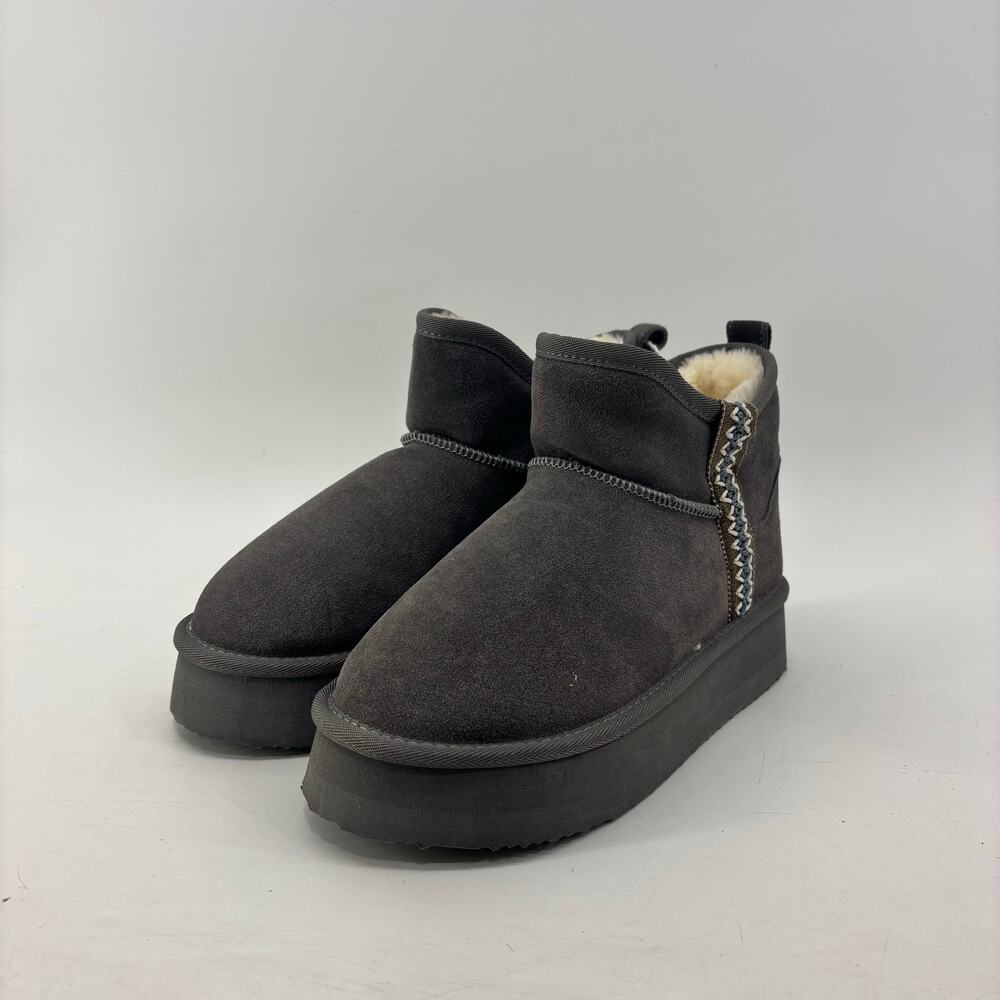 Women’s Suede Booties Size 7 Gray Genuine Leather Winter Comfort - Picture 1 of 12